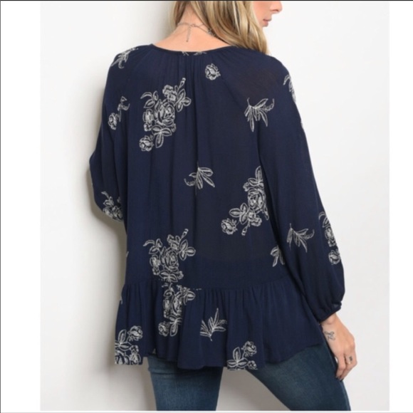 Small only Embroidered navy boho style top - Picture 2 of 2